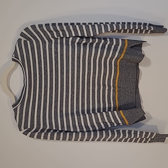 Sweater - Picture 3 of 3